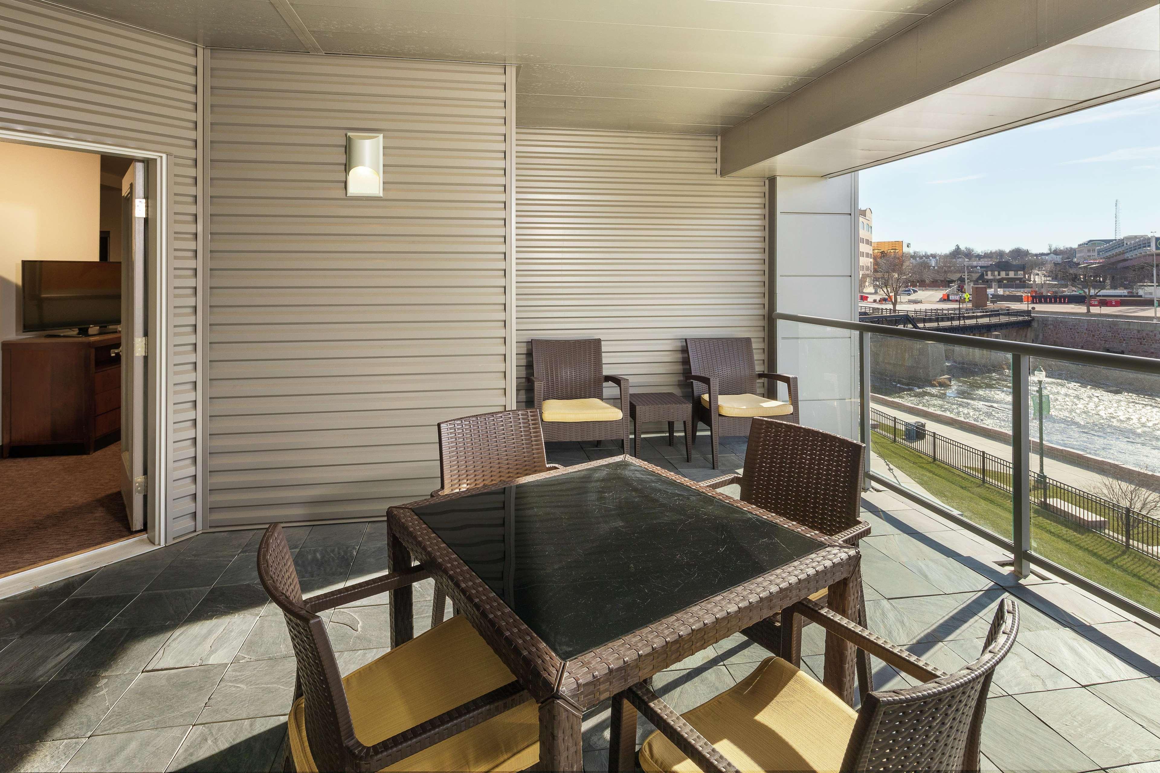Hilton Garden Downtown 3*